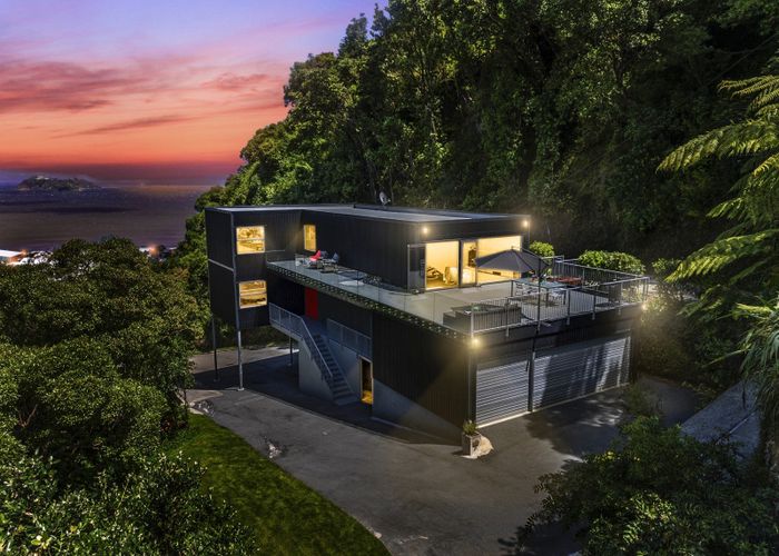  at 18 Korokoro Road, Korokoro, Lower Hutt, Wellington