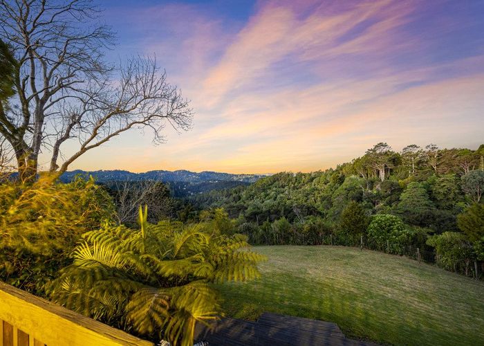  at 3 Laingfield Terrace, Laingholm, Waitakere City, Auckland