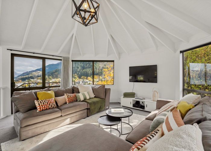  at 13 Malaghan Street, Town Centre, Queenstown-Lakes, Otago