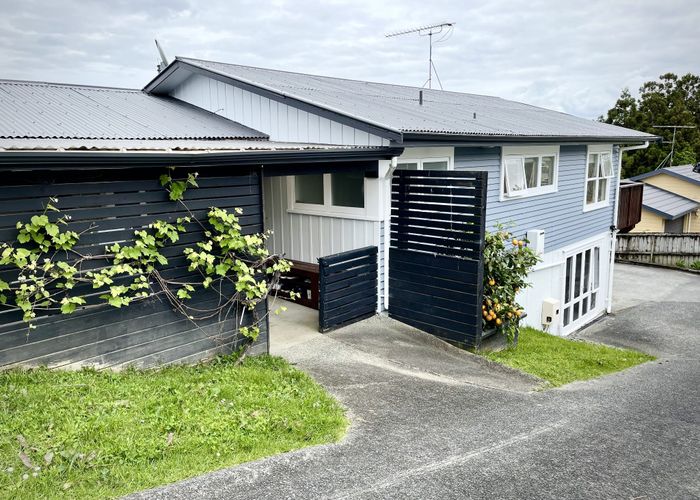  at 1/894 East Coast Road, Northcross, North Shore City, Auckland