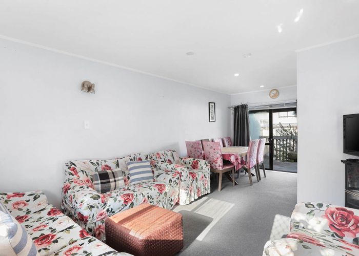  at 2/81 White Swan Road, Mount Roskill, Auckland City, Auckland