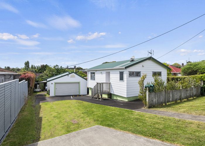  at 7 Bardia Street, Belmont, Auckland