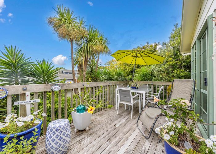  at 2/92 Coronation Road, Hillcrest, North Shore City, Auckland