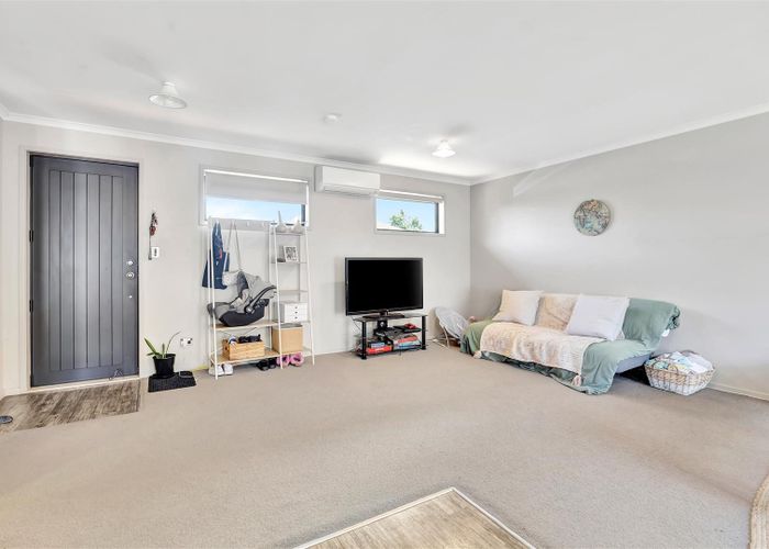  at 3/102 Old Farm Road, Hamilton East, Hamilton