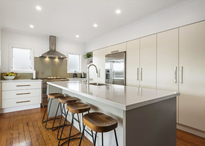  at 6 Manuwai Road, Torbay, North Shore City, Auckland
