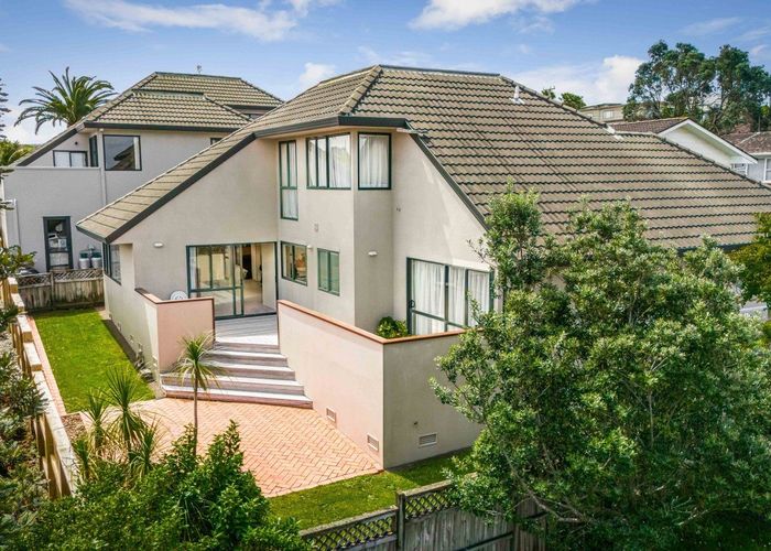  at 2/12 Richards Avenue, Forrest Hill, Auckland