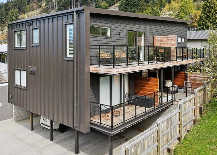  at 2/14 Fryer Street, Queenstown, Queenstown