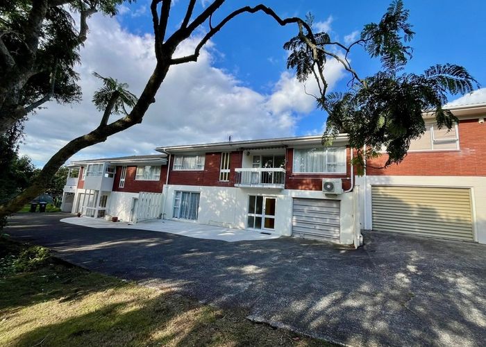  at 2/105 Landscape road, Mount Eden, Auckland City, Auckland