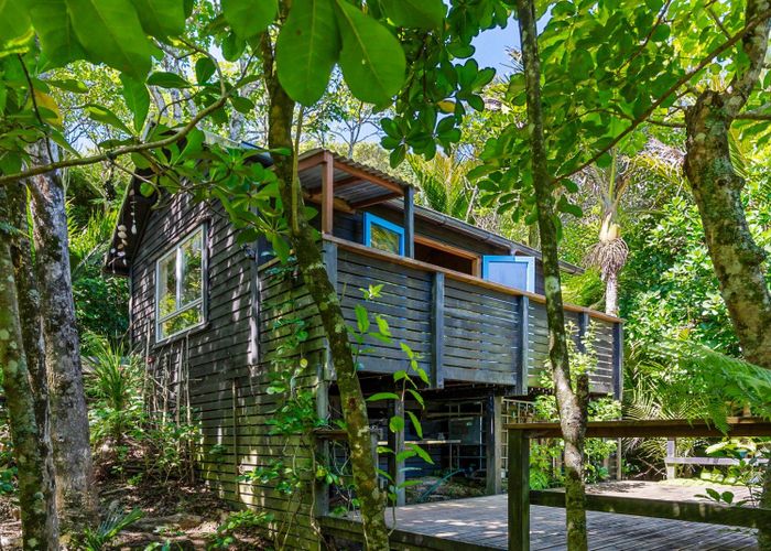  at 9 O'Brien Road, Omiha, Waiheke Island, Auckland