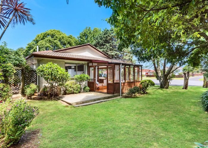  at 5 Windoma Circle, Manukau, Auckland