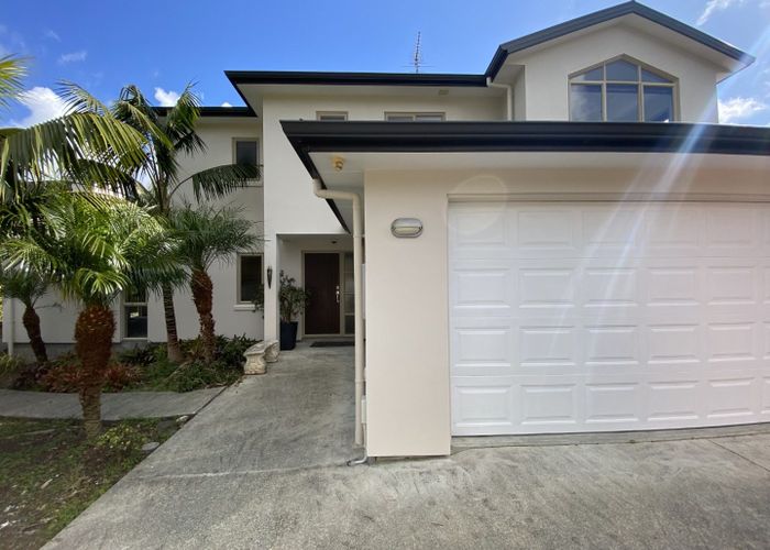  at 58  English Oak Drive, Schnapper Rock, North Shore City, Auckland