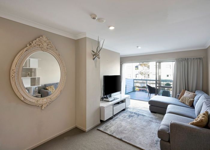  at 8/46 Carlos Drive, Flat Bush, Auckland