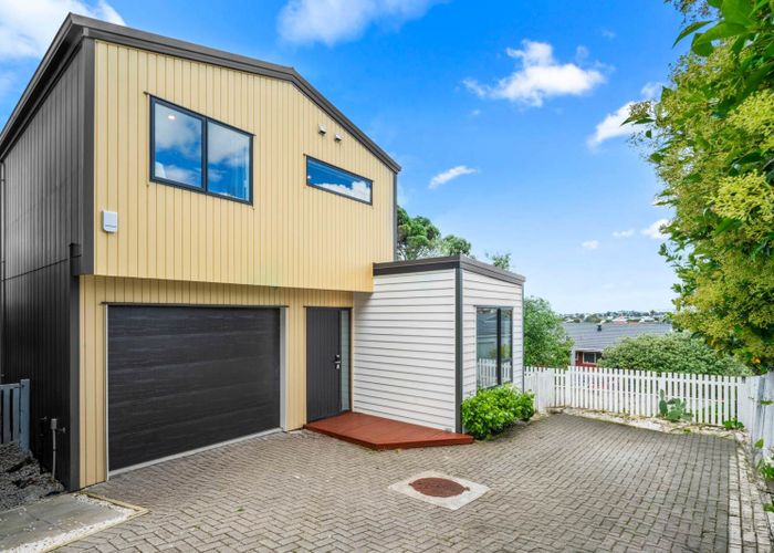  at 2D Robin Lane, Browns Bay, North Shore City, Auckland