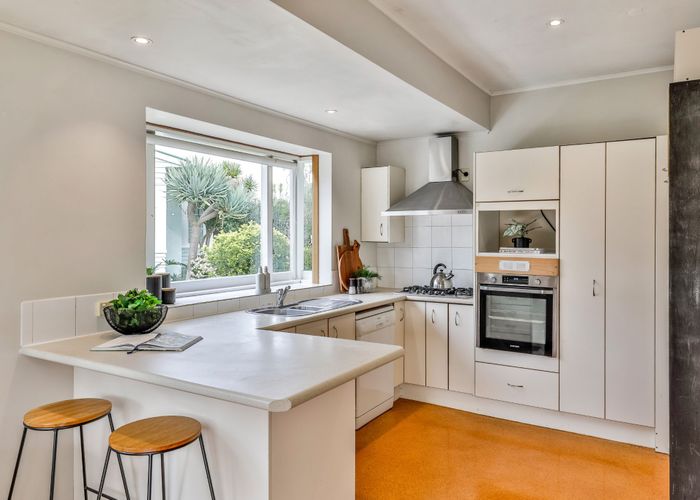  at 27 Kanuka Street, Point Chevalier, Auckland