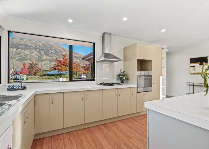  at 48 Erskine Street, Lake Hayes Estate, Queenstown-Lakes, Otago