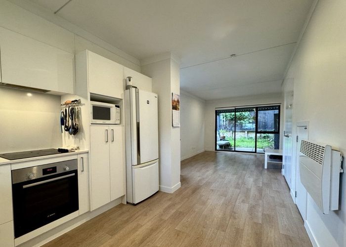  at 4/141 Wallace Road, Mangere Bridge, Auckland