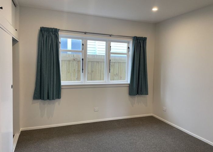  at 76 Lyall Bay Parade, Lyall Bay, Wellington, Wellington