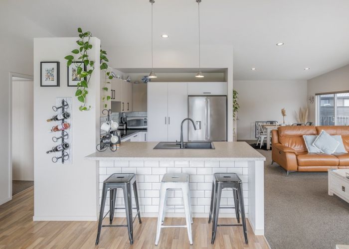 Free property data for 10 Rena Place, Whitianga homes.co.nz