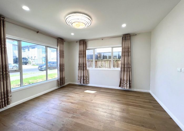  at 21 Calcite Avenue, Flat Bush, Manukau City, Auckland
