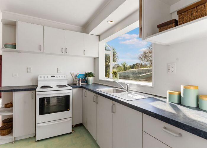  at 2/27 Withers Road, Glen Eden, Auckland