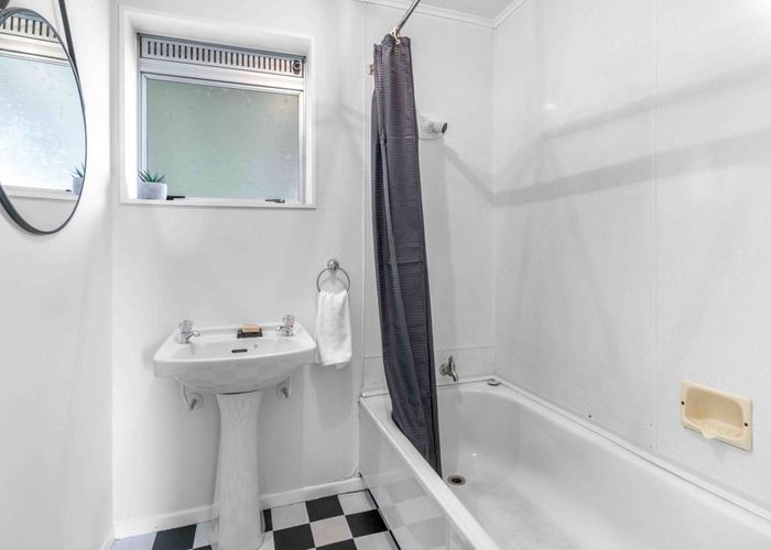  at 18 Argyle Street, Kew, Invercargill