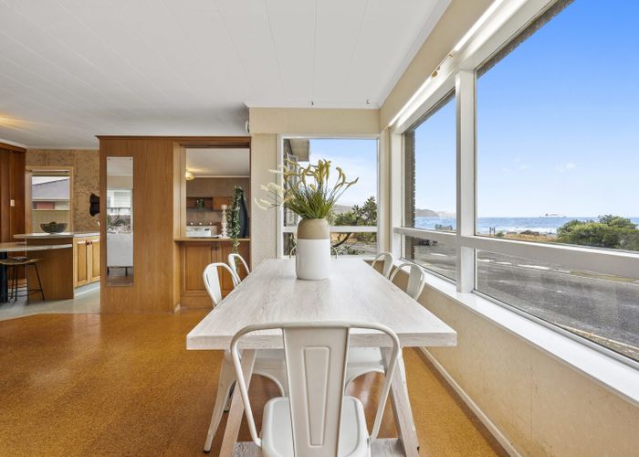  at 77 Breaker Bay Road, Breaker Bay, Wellington