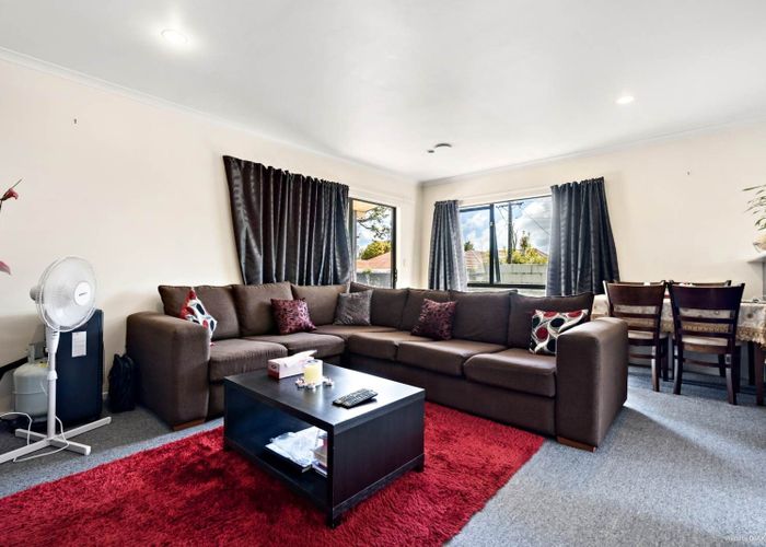  at 4a Fairdene Avenue, Henderson, Waitakere City, Auckland