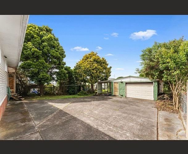  at 18 Bridge Avenue, Te Atatu South, Auckland
