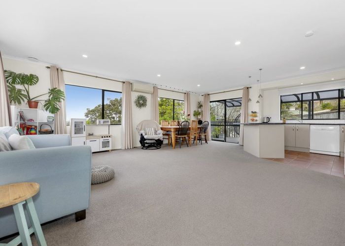  at 2/312 Wairau Road, Glenfield, North Shore City, Auckland