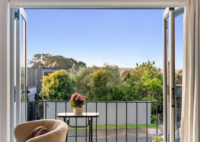  at 1/6 Saratoga Avenue, Herne Bay, Auckland