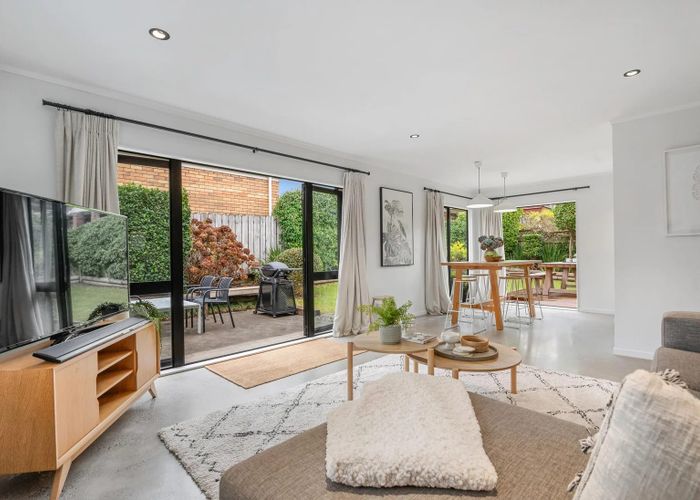  at 2/10 Lonsdale Street, Ellerslie, Auckland