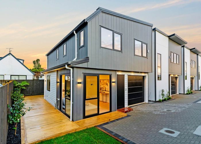  at 126 ABCDE  Chivalry Road, Glenfield, North Shore City, Auckland