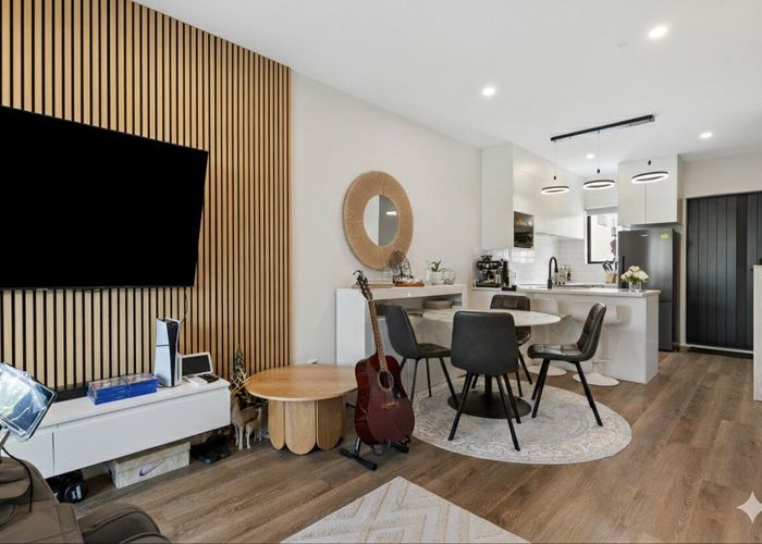  at 33 Kiato Lane, Flat Bush, Manukau City, Auckland