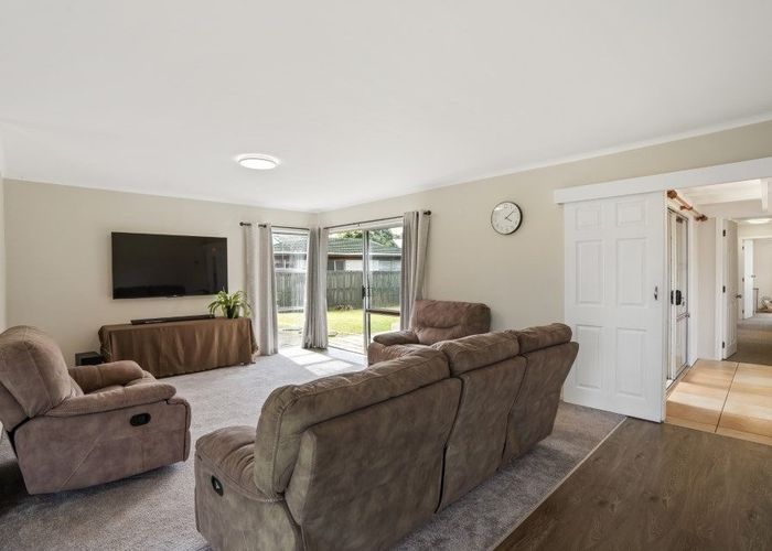  at 7 Glengowan Place, Conifer Grove, Takanini