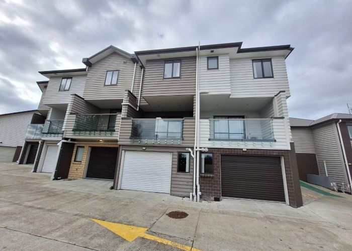  at 24 Wallson Crescent, City Centre, Manukau City, Auckland