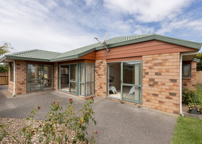  at 8 Paua Cove, Papamoa Beach, Papamoa