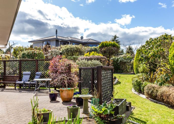  at 9 Amoroa Place, Acacia Bay, Taupo