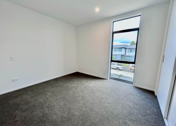  at 8 Cessna Crescent, Mangere, Manukau City, Auckland