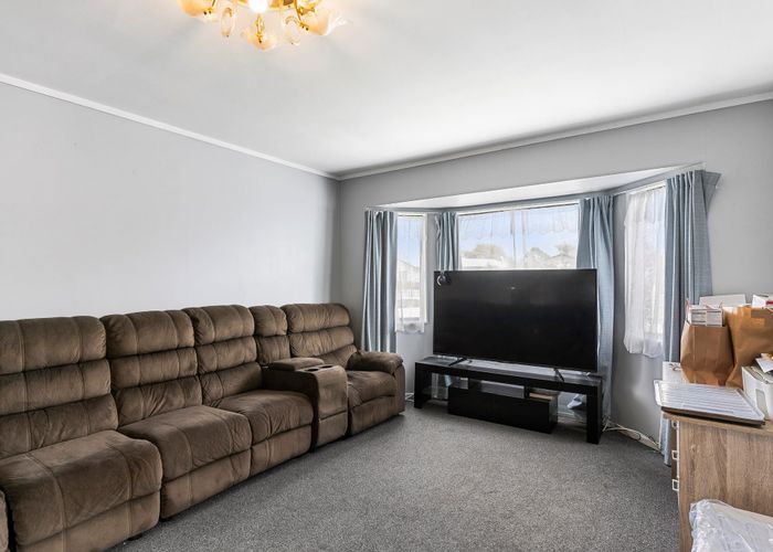  at 127 Maplesden Drive, Clendon Park, Auckland