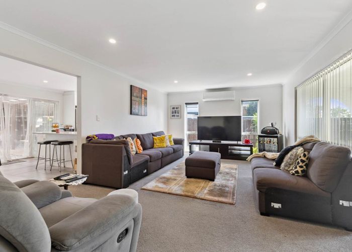  at 36 Windoma Circle, Manukau, Auckland