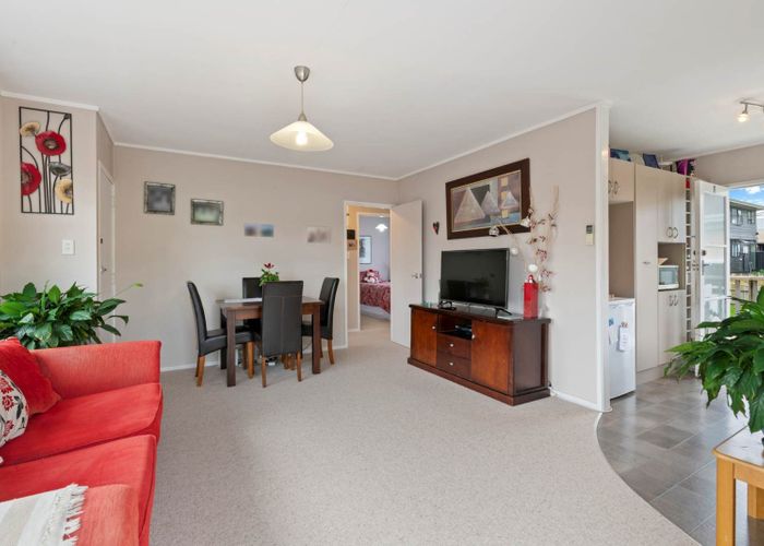 at 1&2/6 Elliott Avenue, Bayview, North Shore City, Auckland