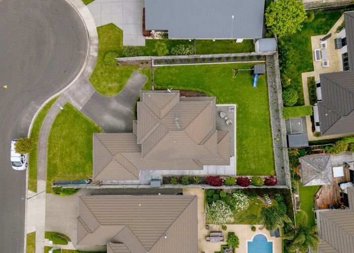  at 24 Langdale Court, Huntington, Hamilton