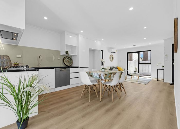  at 8C Gardiner Grove, Mangere East, Manukau City, Auckland