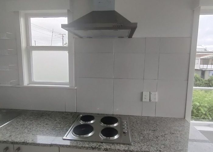  at 9 Howell Crescent, Mount Roskill, Auckland