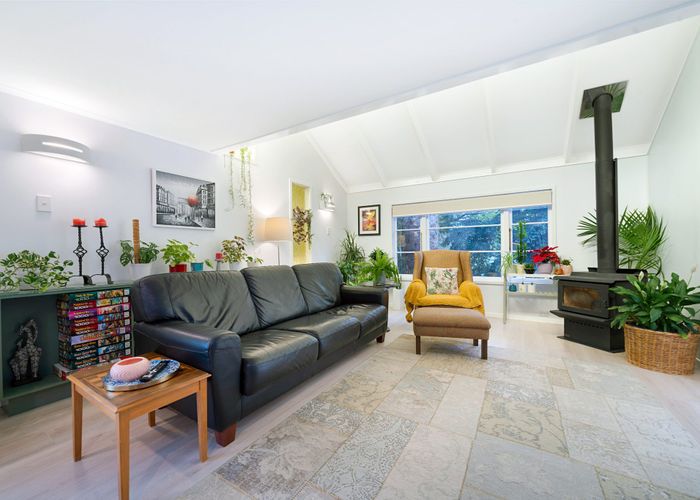  at 19 Hollywood Avenue, Titirangi, Waitakere City, Auckland