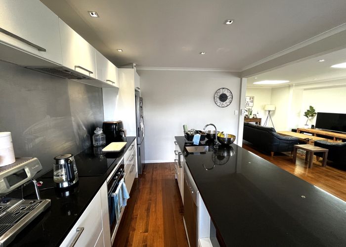  at 1/32a Parkhill Road, Mellons Bay, Manukau City, Auckland