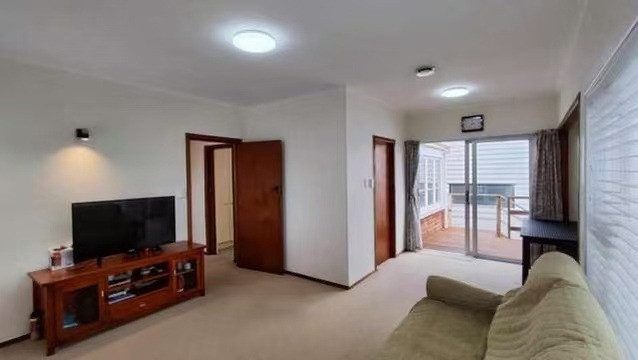  at 52  Old lake Road, Devonport, North Shore City, Auckland