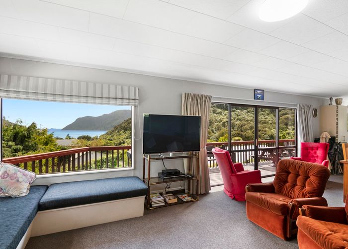  at 9 Field Terrace, Ōkiwi Bay