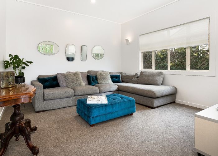  at 54 Dignan Street, Point Chevalier, Auckland