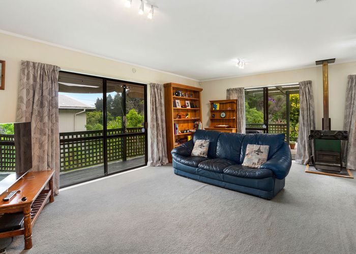  at 38 Elmslie Road, Pinehaven, Upper Hutt